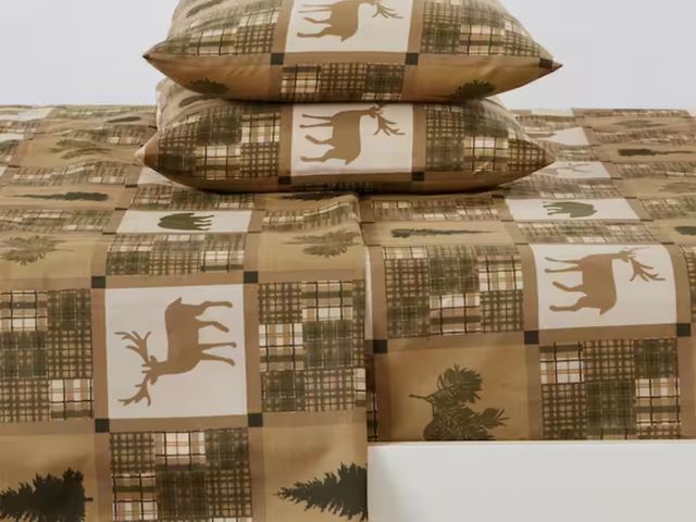 Lot 96-163549 - 4-Piece Stonehurst Microfiber Full Wilderness Ultra-Soft Sheet Set

New