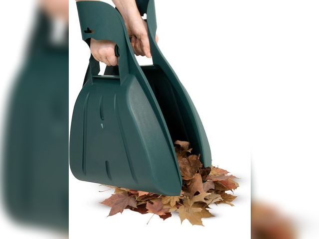 Lot 96-178081 - Leaf Scoops Hand Rakes - Lightweight, Durable Grabber Tool for Scooping Up Leaves, Spreading Mulch, ...