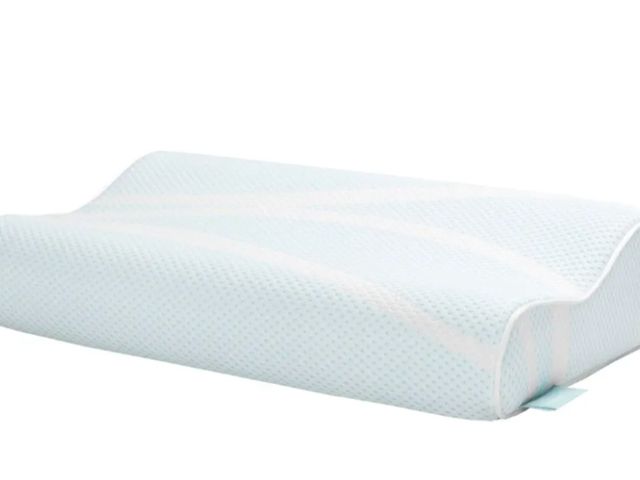 Lot 96-174305 - Tempur-Pedic neck pillow, appears unused