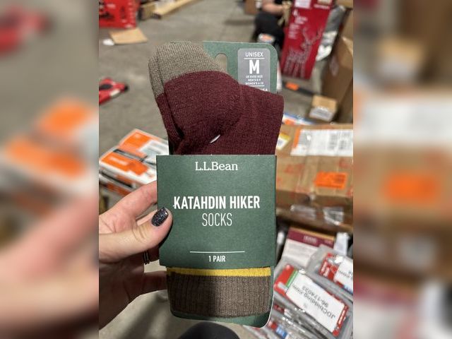 Lot 96-174003 - L.L. Bean Katahdin Hiker Socks Size Medium 
New