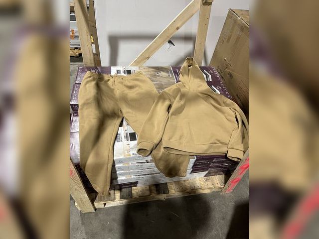 Lot 96-180657 - Unisex Sweatsuit XL New