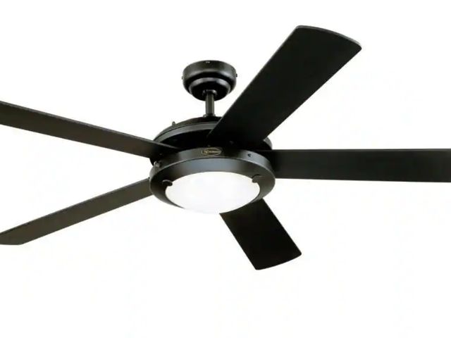 Lot 96-174508 - Westinghouse
Comet LED 52 in. LED Matte Black Ceiling Fan with Light Fixture
New 
Msrp $154.99