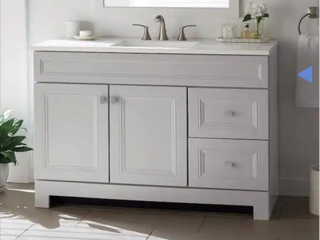 Lot 96-171826 - Home Decorators Collection
Sedgewood 48.5 in. W x 18.75 in. D x 34.375 in. H Single Sink Bath Vanity...