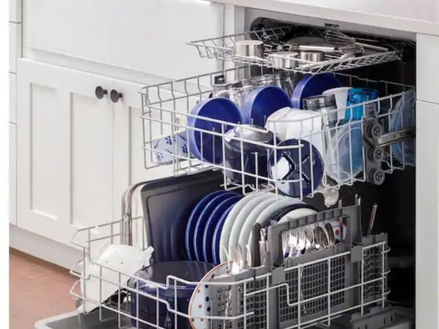 Lot 96-162671 - GE
24 in. Built-In Tall Tub Top Control Fingerprint Resistant Stainless Steel Dishwasher w/3rd Rack,...
