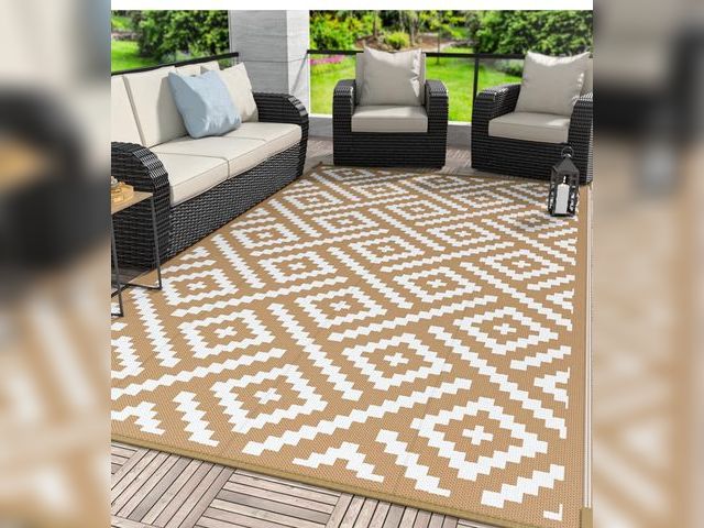 Lot 96-176425 - Outdoor Rug for Patio Clearance, 6'x9' Waterproof Camping Mat, Reversible Plastic Straw Rugs for RV,...