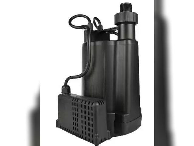 Lot 96-162608 - Everbilt
1/3 HP Automatic Utility Pump

MSRP $140

New