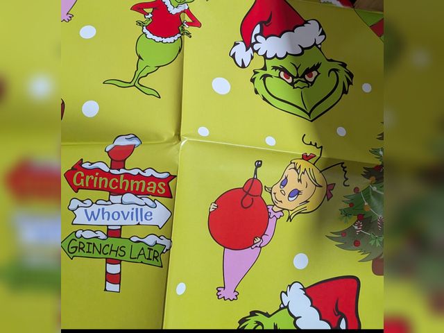 Lot 96-194874 - Pack of 50 Sheets Dr Seuss Grinchmas Christmas Paper New