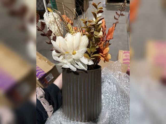 Lot 96-201503 - 2 Pack Artificial Floral Arrangement Assorted New