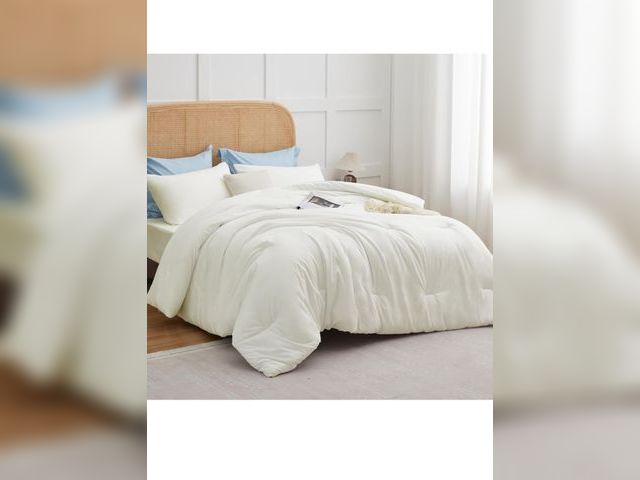 Lot 96-170596 - Ivory Twin/Full 5 piece Bed Set Comforter Flat Sheet Fitted Sheet Pillow Cases Cooling Bedding 
may ...