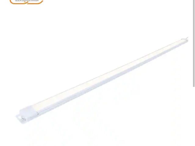 Lot 96-180416 - ULTRA PROGRADE EZ Link Linkable Plug-in 48 in. LED White Under Cabinet Light New