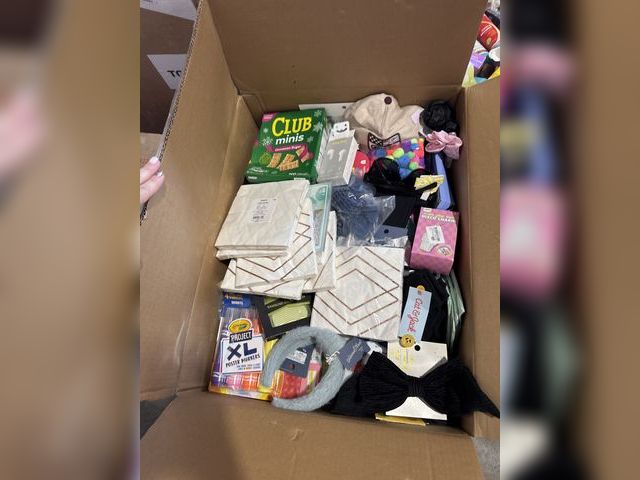 Lot 96-167245 - Box of Miscellaneous Target Items