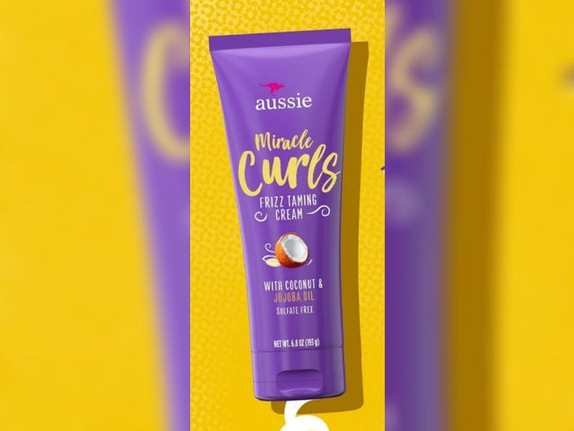 Lot 96-200987 - Aussie Miracle Curls Frizz Taming Curl Cream, for Curly Hair 6.8 fl oz
New