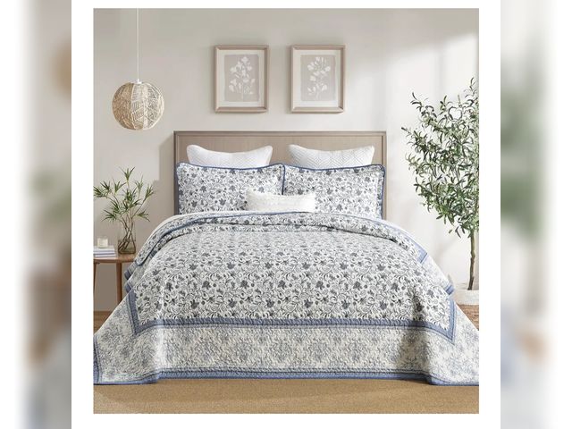 Lot 96-171562 - King Oversize - Breathable Grayish Blue Floral King Bedspread, Classic Lightweight Paisley Bedding N...