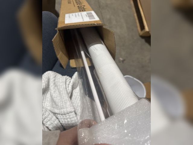 Lot 96-190715 - HOMEAL Retractable Baby Gates for Stairs &amp; Doorways, Outdoor Indoor Mesh Dog Gate for Kids or Pe...