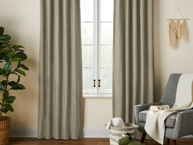 Lot 96-158907 - 42"W x 84"L Chambray Cotton Kids' Blackout Window Curtain Single Panel Green - Pillowfort™
New