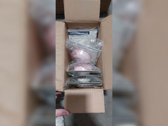 Lot 96-157878 - Box of 3 different styles of mouse for computer 
Quanity unknown 
New