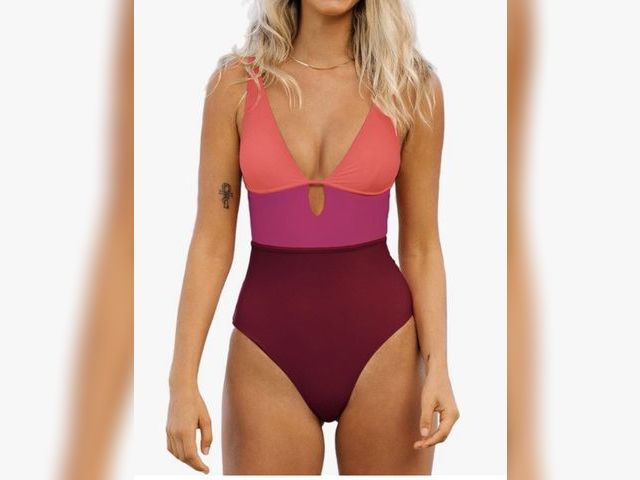 Lot 96-180135 - CUPSHE Women's One Piece Swimsuit Color Block Keyhole Cutout Bathing Suit Size XS

New