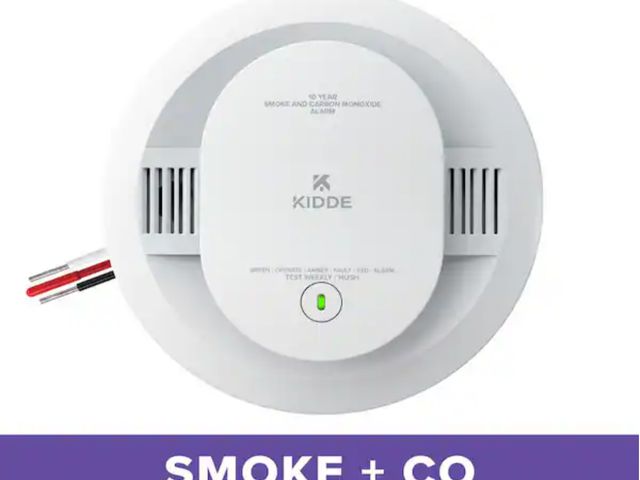 Lot 96-181777 - Kidde
10-Year Battery and Hardwired Smoke and Carbon Monoxide Detector, Interconnectable and LED War...