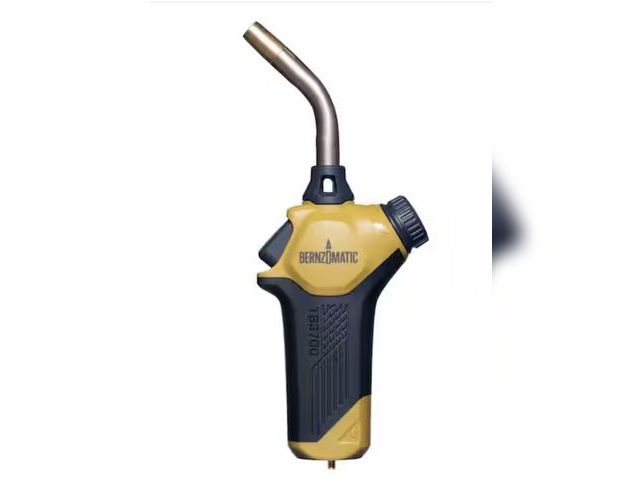 Lot 96-212180 - Bernzomatic Flame Commander Propane Torch

Appears unused