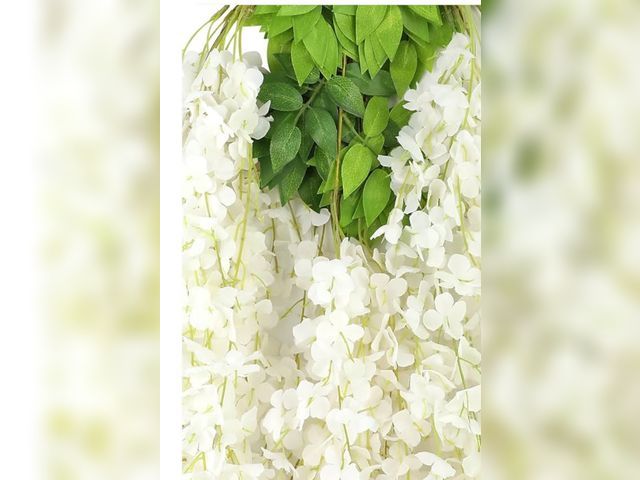 Lot 96-167347 - Appears to be Wisteria Hanging Flowers

New. Actual item may vary slightly from stock photo