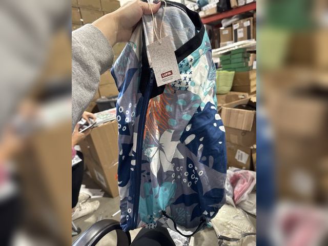 Lot 96-178786 - Lofir Zip Up Gown Size XL

New