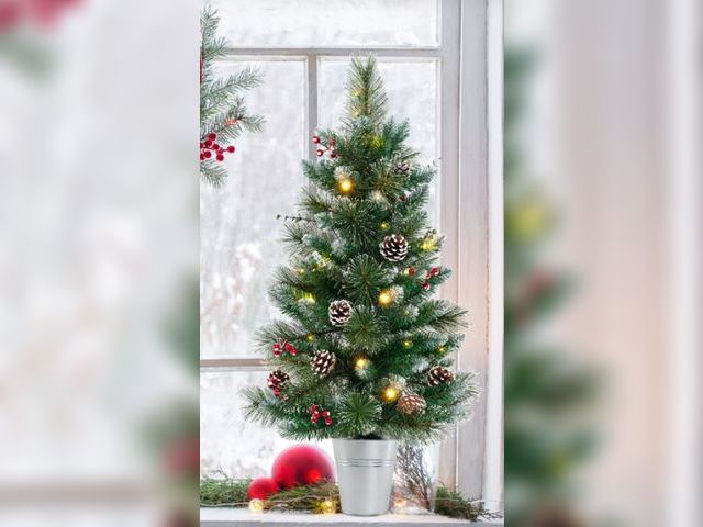 Lot 96-192316 - 3 FT Battery-Operated Tabletop Holiday Decoration with 81 PVC and Pine Needles
lightly used 
MSRP $1...