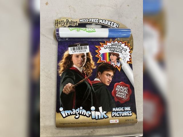 Lot 96-164484 - Harry Potter Magic Marker Coloring Notebook New