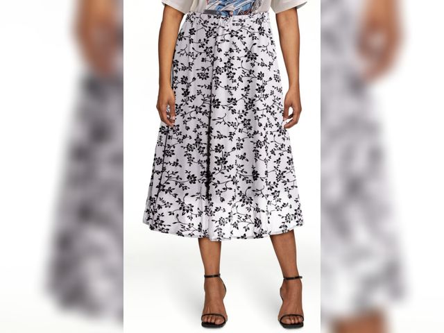 Lot 96-178637 - FOLUNSI Women Double Layer Plush Mesh Long Maxi Skirt
Size Large 
New