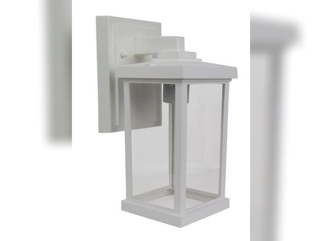 Lot 96-198237 - SOLUS
Artisan Small Square 11.60 in. White Composite Outdoor Hardwired Lantern Sconce with Clear Dif...