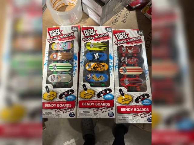 Lot 96-139884 - 3 Packs of Tech Deck Bendy Boards (5 per pack)New