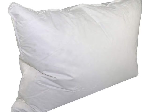 Lot 96-179968 - 20" x 28" Jumbo Side Sleeper Pillow, Extra Firm White new