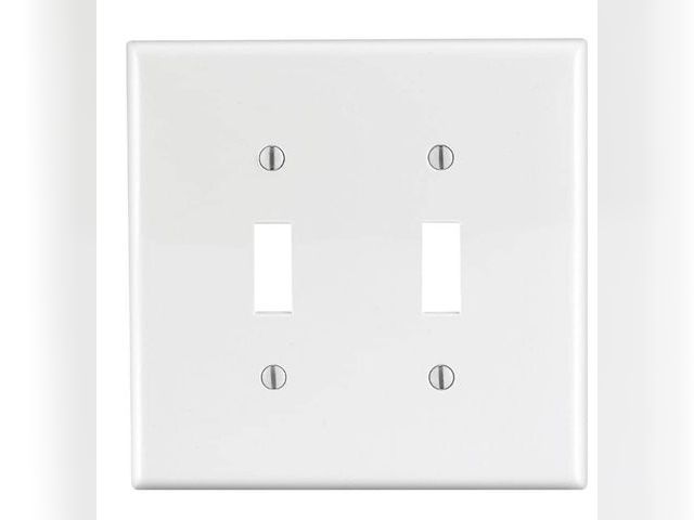 Lot 96-163810 - Leviton 2-Gang White Toggle Nylon
Standard Wall Plate (5-Pack) PJ2-
WMP
New. Only has 4