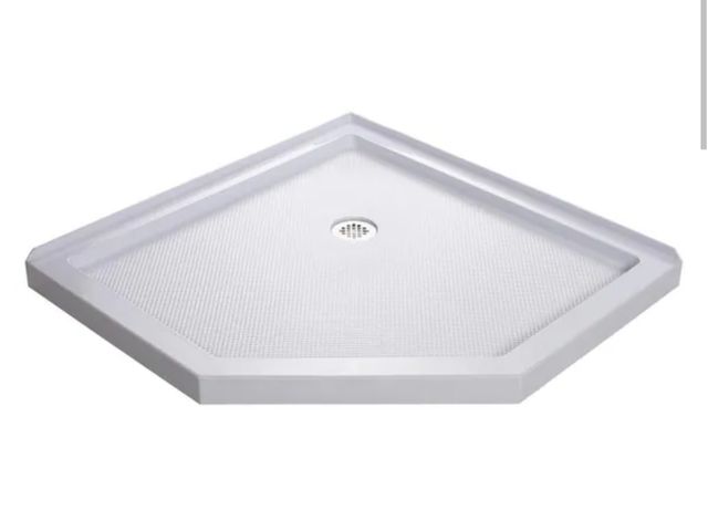 Lot 96-225911 - DreamLine SlimLine 40 in. x 40 in. Neo-Angle Shower Pan Base in White New MSRP $429