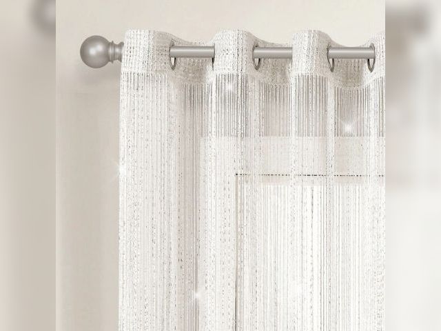 Lot 96-195455 - Night Sky String White
Polyester 52 in. W x 63 in. L Grommet Room Divider/ Doorway Light Filtering C...