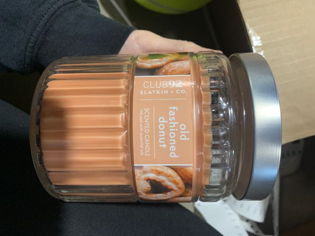 Lot 96-142347 - Club 92 Old Fashioned Donut Candle 2 wick 18ozNew