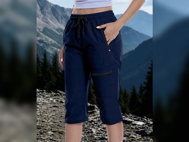 Lot 96-232789 - Cargo Capris for Women Quick Dry Zipper Pockets Drawstring Elastic Waist Outdoor Cropped Pants for H...
