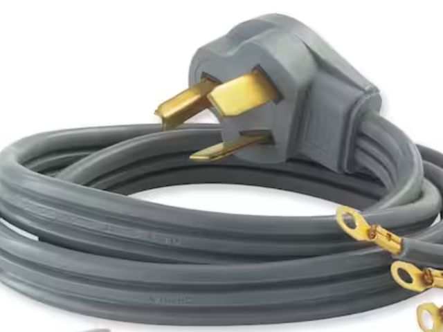 Lot 96-198294 - Everbilt
6 ft. 3-Prong 30 Amp Dryer Cord
New