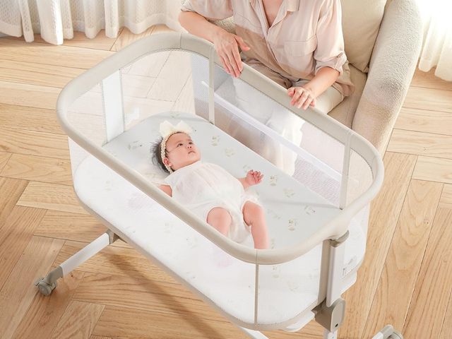 Lot 96-175730 - Fodoss Baby Bassinets Bedside Sleeper - All Mesh Bedside Bassinet with Wheels, 7 Height Adjustable B...