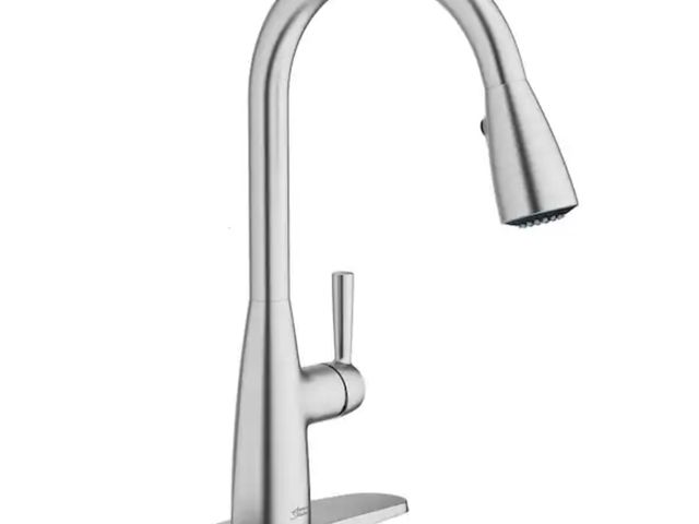 Lot 96-174986 - American Standard
Fairbury 2S Single-Handle Pull-Down Sprayer Kitchen Faucet in Stainless Steel
New ...