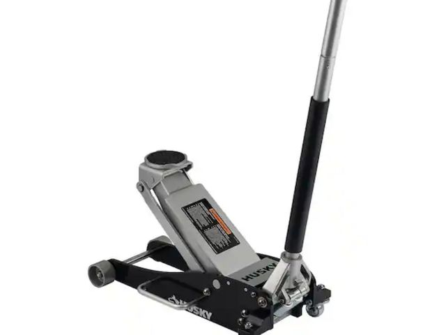 Lot 96-163486 - Husky
Husky 3 Ton Hybrid Aluminum Steel Floor Jack
Used Untested 
Msrp $199.00