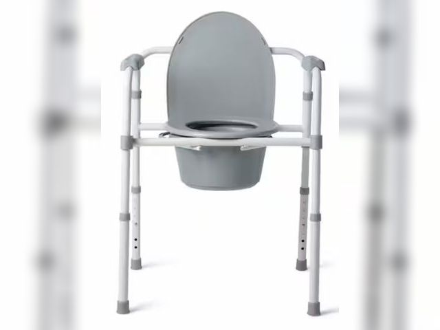 Lot 96-173323 - Medline
3-in-1 Steel Folding Bedside Commode Toilet Seat
New
