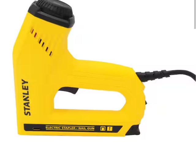 Lot 96-162474 - Stanley 
Electric Stapler and Brad Nail Gun new