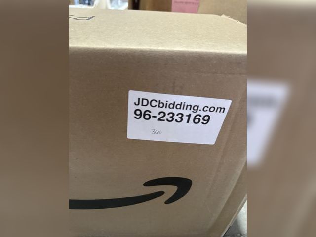 Lot 96-233169 - Mixed box of Amazon items.
