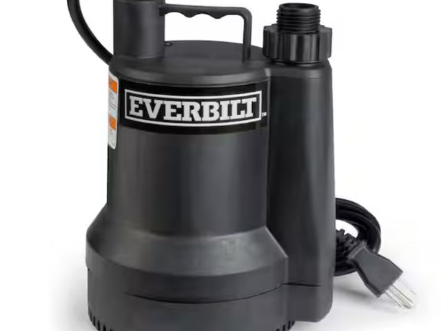 Lot 96-162607 - Everbilt
1/6 HP Plastic Submersible Utility Pump

New
