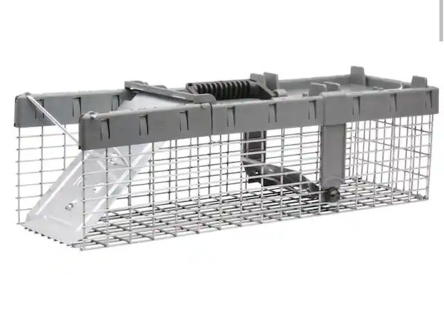 Lot 96-182095 - Havahart Small 1-Door Humane Catch-and-Release Live Animal Cage Trap for Squirrel, Weasel, Chipmunk ...
