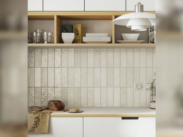 Lot 96-173450 - 28 boxes of Equipe Mallorca Cream tile, specified by the size 6.5 x 20 cm 
1 box work size 65 x 200 ...