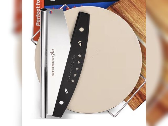 Lot 96-230361 - Pizza Making Kit

New