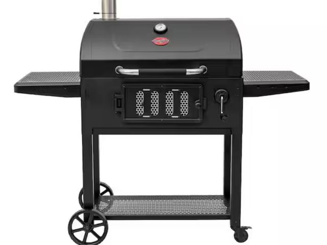 Lot 96-222096 - Char-Griller Classic Charcoal Grill in Black MSRP $379 New