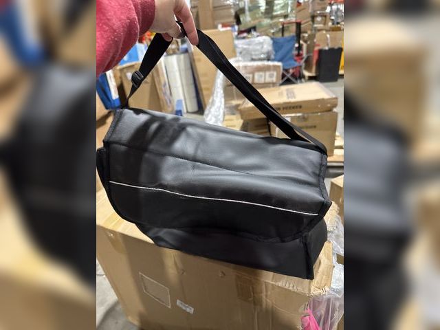 Lot 96-180838 - Black Bag

Appears unused