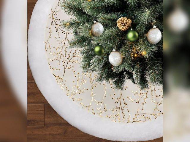 Lot 96-194925 - Box of 50 - 48 Inch Christmas Tree Skirt,White and Gold Faux Fur Xmas Tree Skirt,Thick Plush Velvet ...
